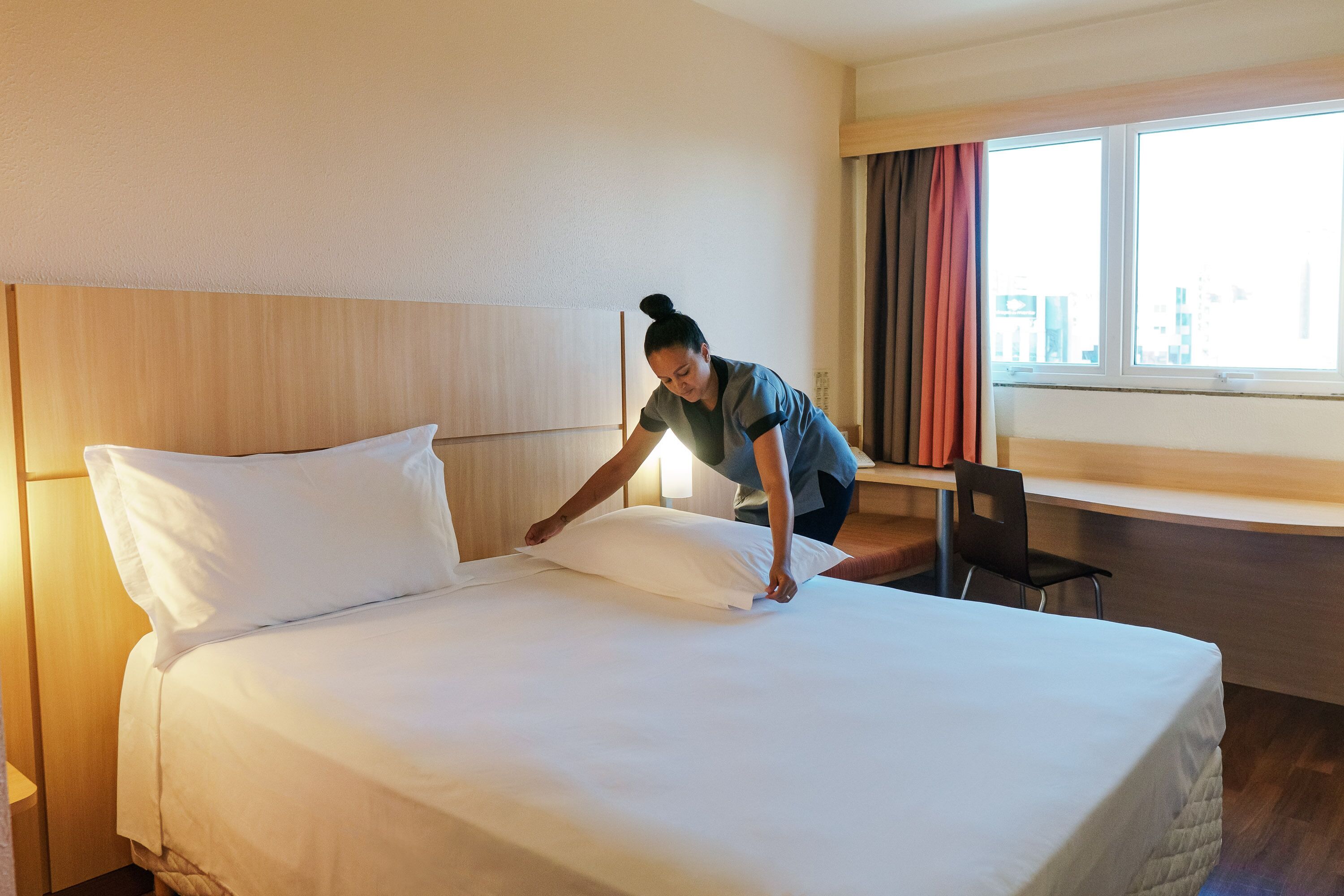 standard room, 1 double bed | minibar, desk, soundproofing, free wifi