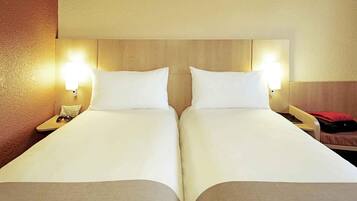 Minibar, desk, soundproofing, free WiFi