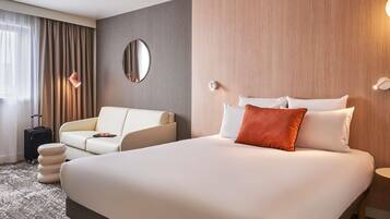 Minibar, in-room safe, individually decorated, individually furnished
