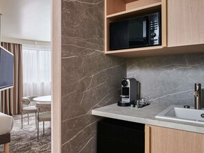 Studio (2 people) | Een minibar, een kluis op de kamer, individueel gedecoreerd