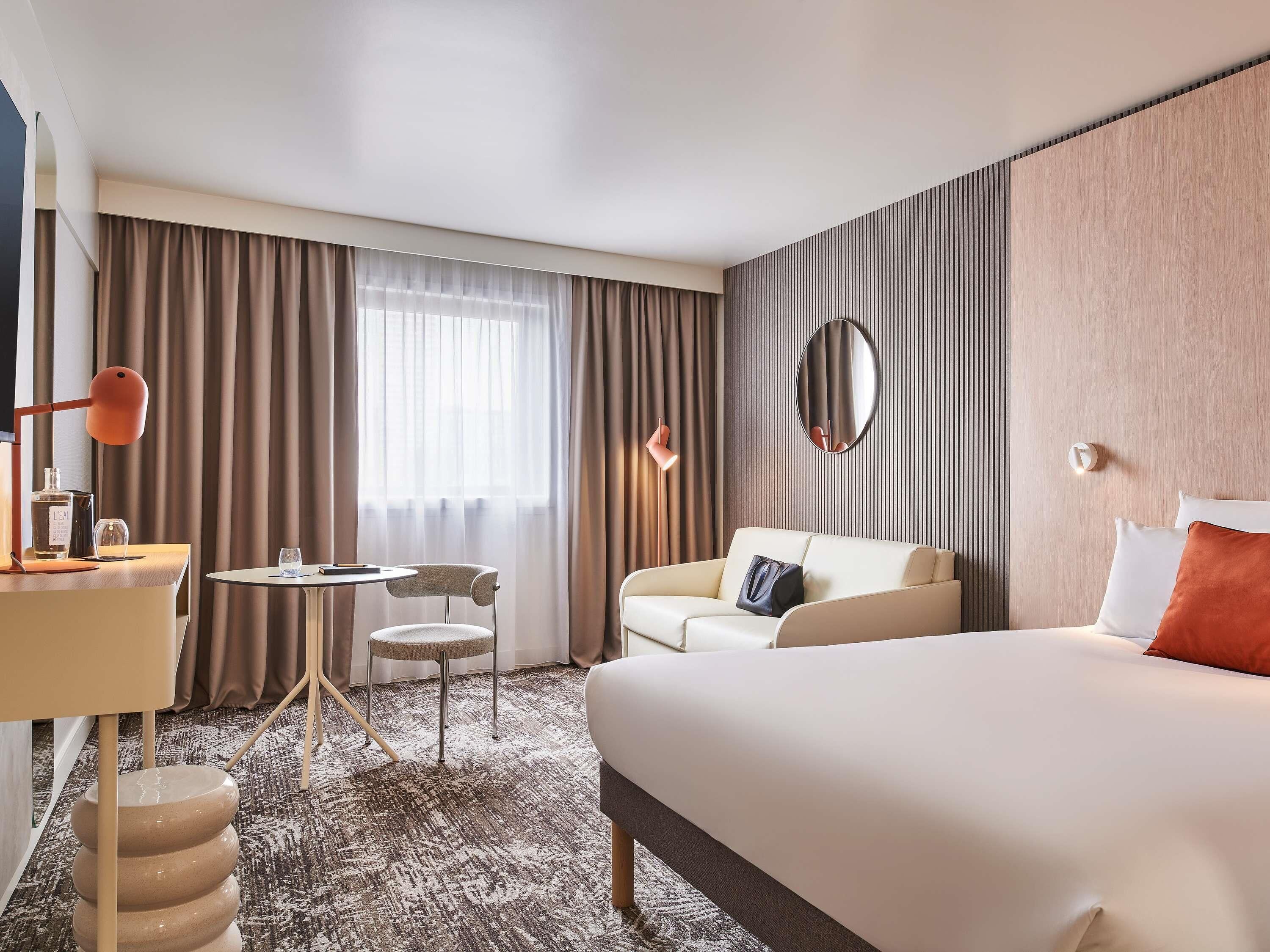 Superior kamer, 1 tweepersoonsbed met slaapbank | Een minibar, een kluis op de kamer, individueel gedecoreerd