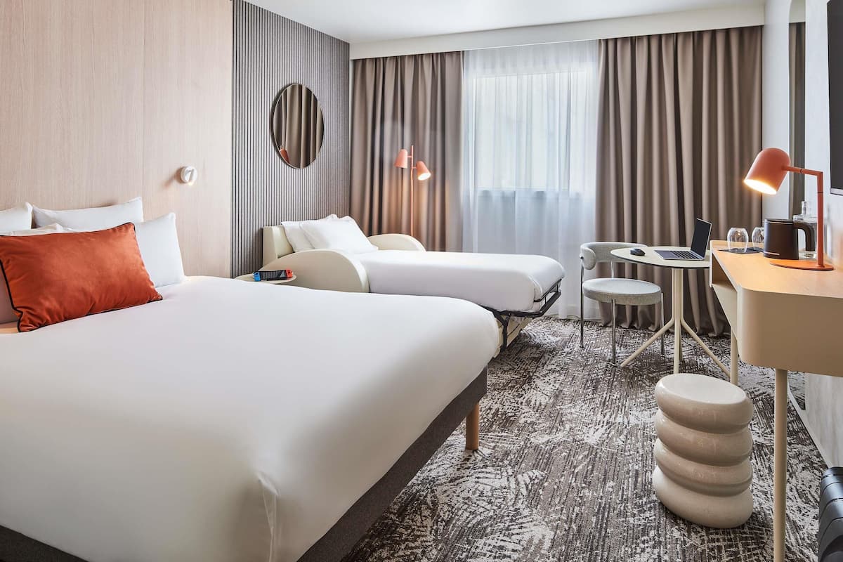 Superior Room, 1 Queen Bed with Sofa bed | Minibar, in-room safe, individually decorated, individually furnished