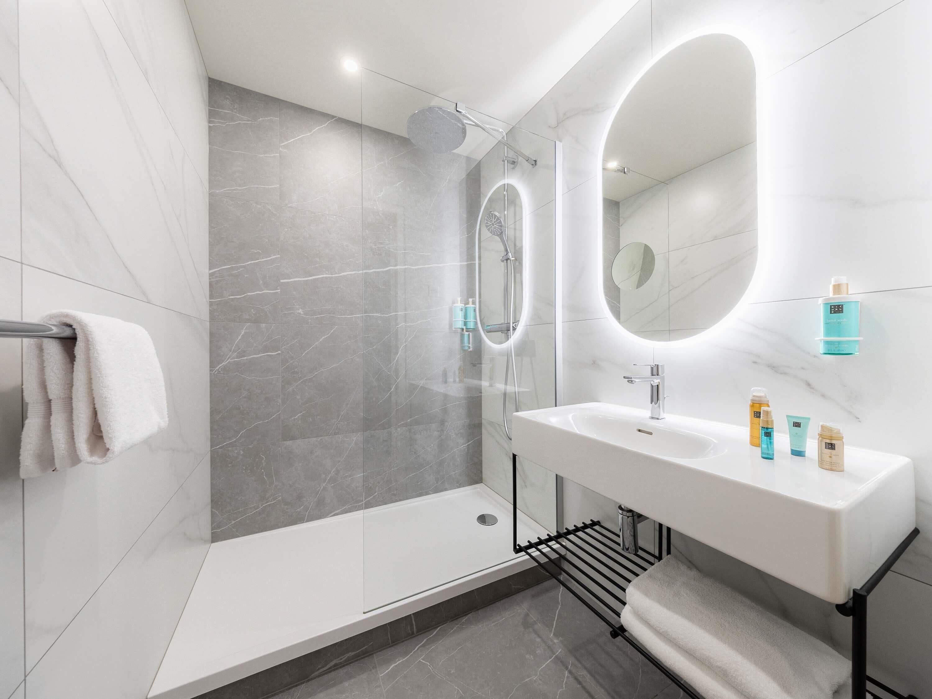 المنشأة من الخارج