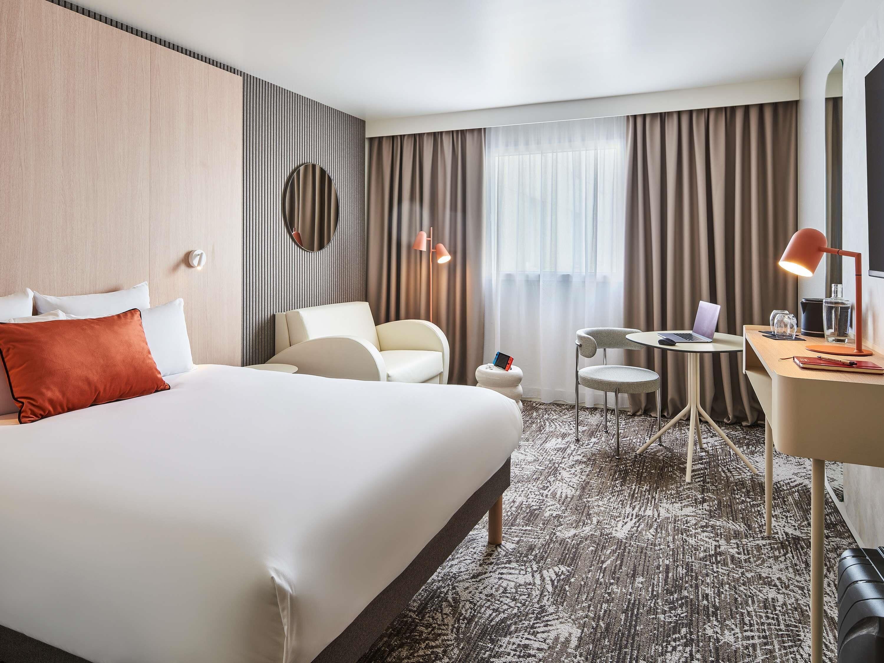 Rom – superior, 1 queensize-seng med sovesofa | Minibar, safe på rommet, individuelt dekorert og individuelt innredet