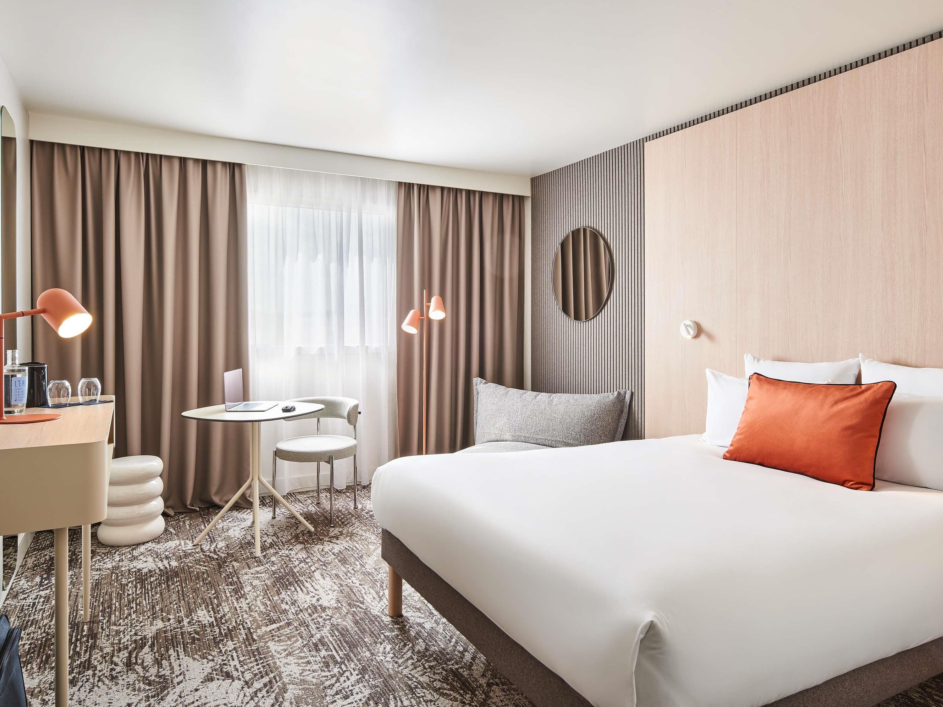 Superior Room, 1 Double Bed | Minibar, in-room safe, individually decorated, individually furnished