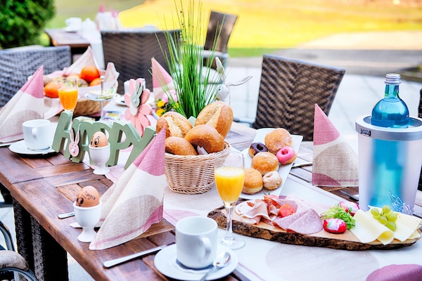 Café da manhã com buffet todos os dias (EUR 19 por pessoa)