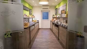 Daily buffet breakfast (EUR 18.50 per person)