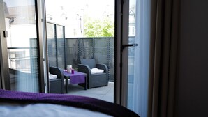 Deluxe Double Room | View from room - Hotel Trapp (Ruedesheim am Rhein)