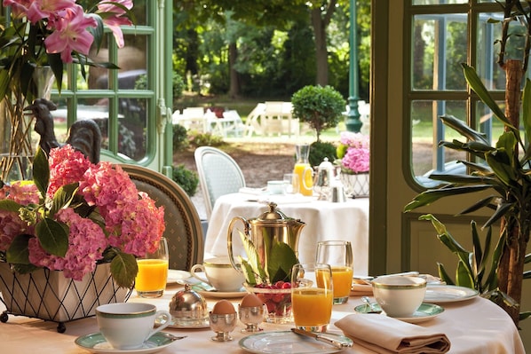 Frokostbuffé hver dag (EUR 20 per person)