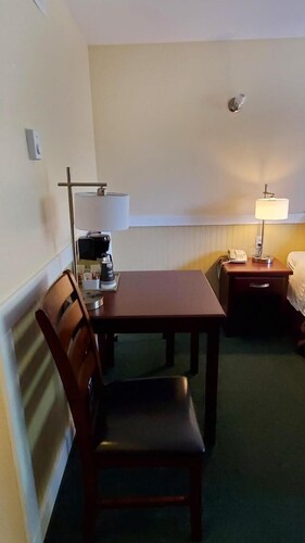 Comox Valley Inn & Suites