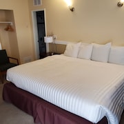 Comox Valley Inn & Suites