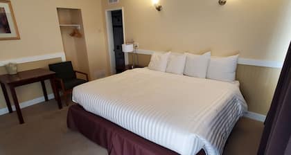 Comox Valley Inn & Suites