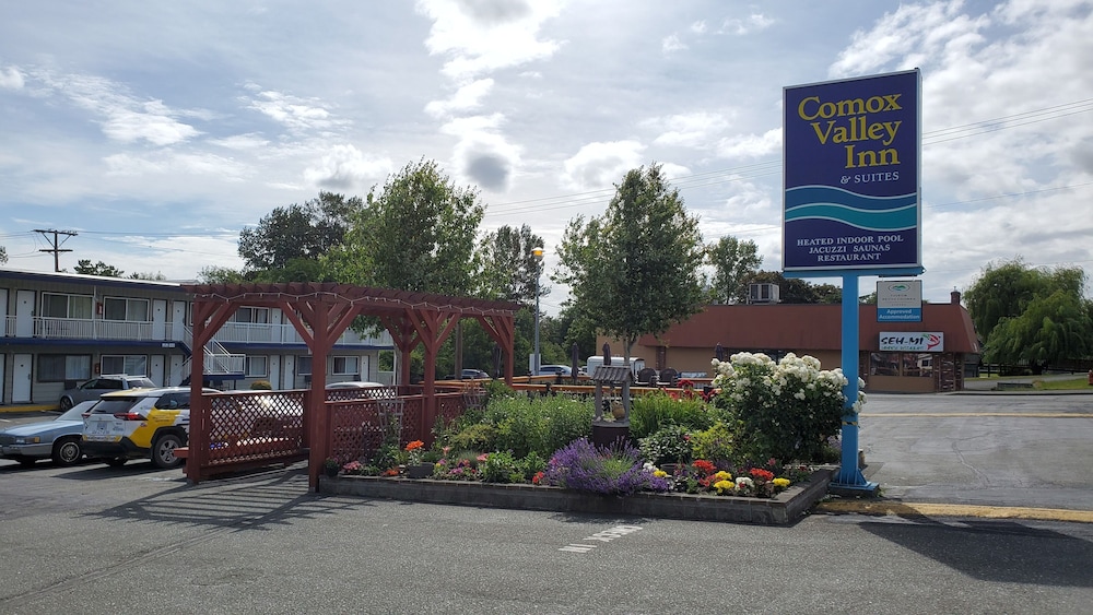 Comox Valley Inn & Suites image