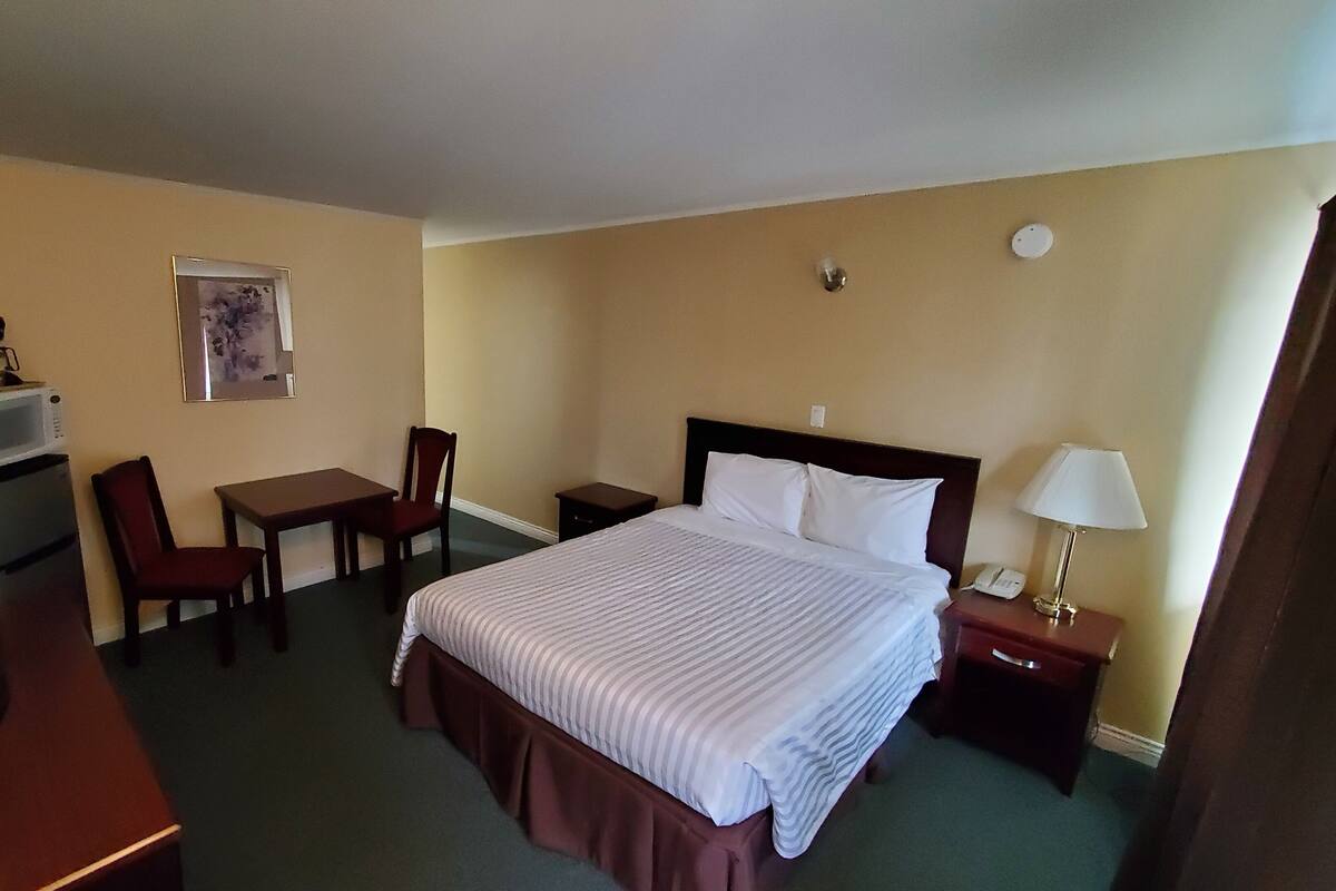 Iron/ironing board (on request), free WiFi, bed sheets