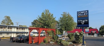 Comox Valley Inn & Suites