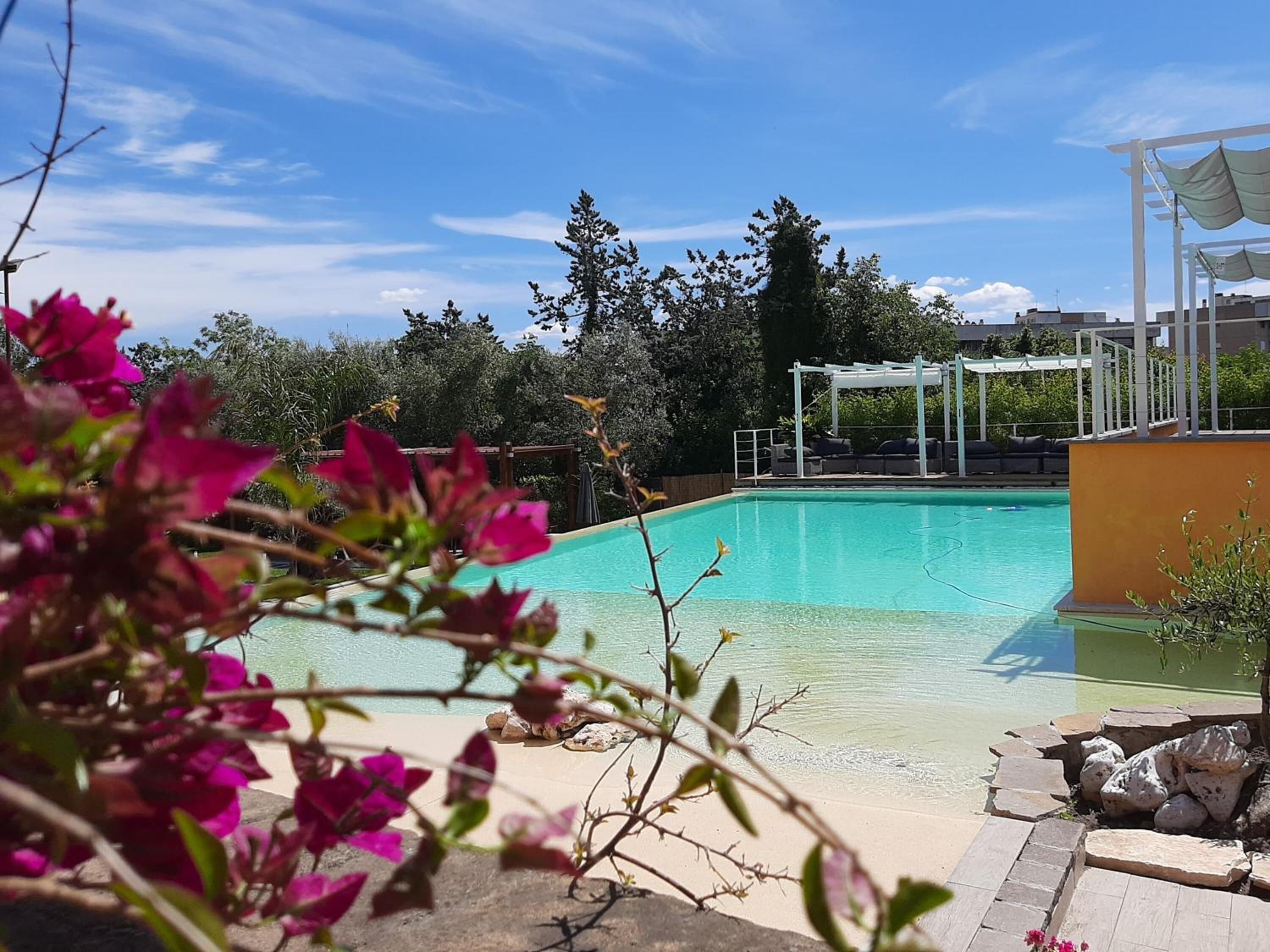 Seasonal outdoor pool