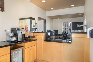 Café da manhã self-service grátis todos os dias