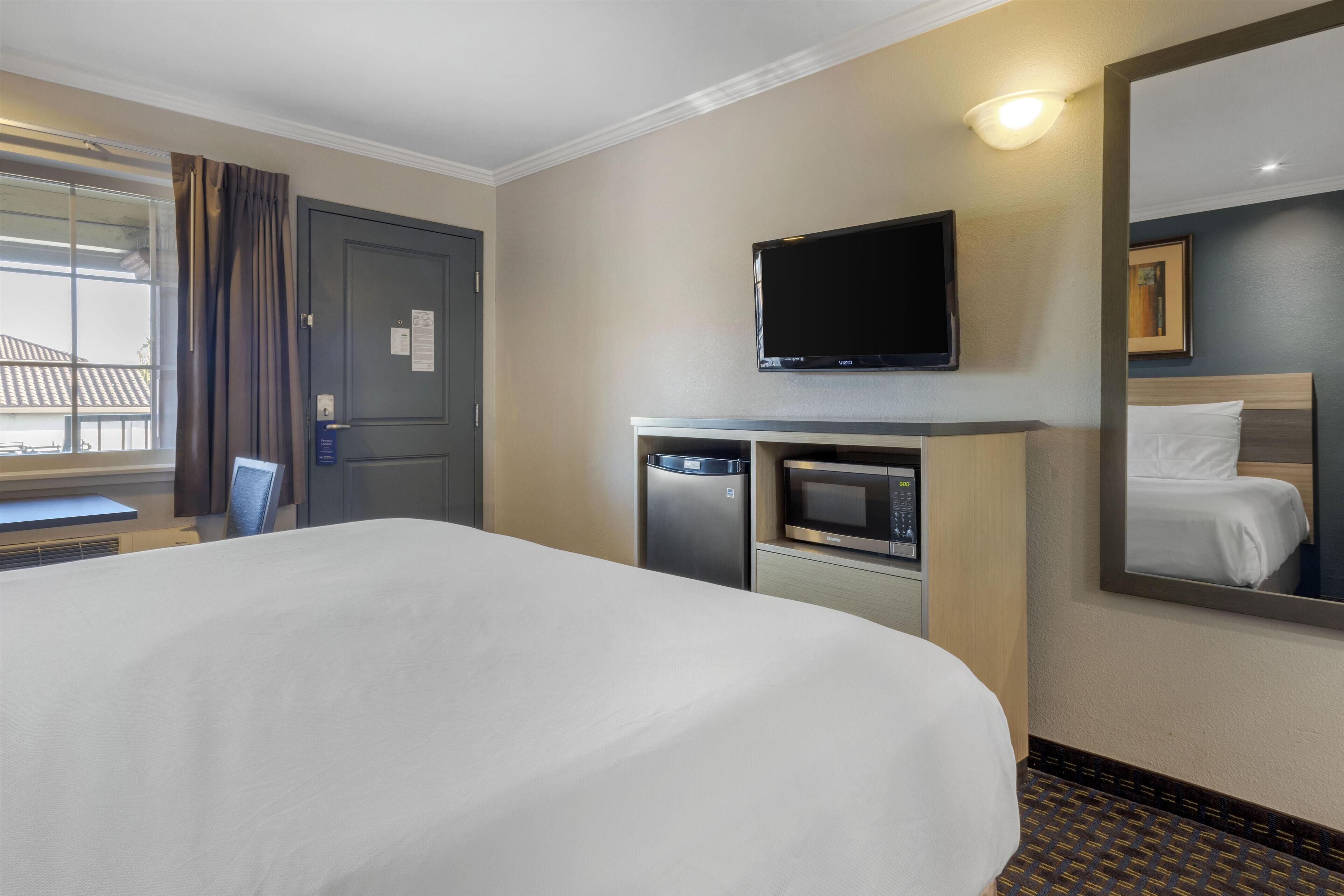 Photo - SureStay Hotel by Best Western San Rafael
