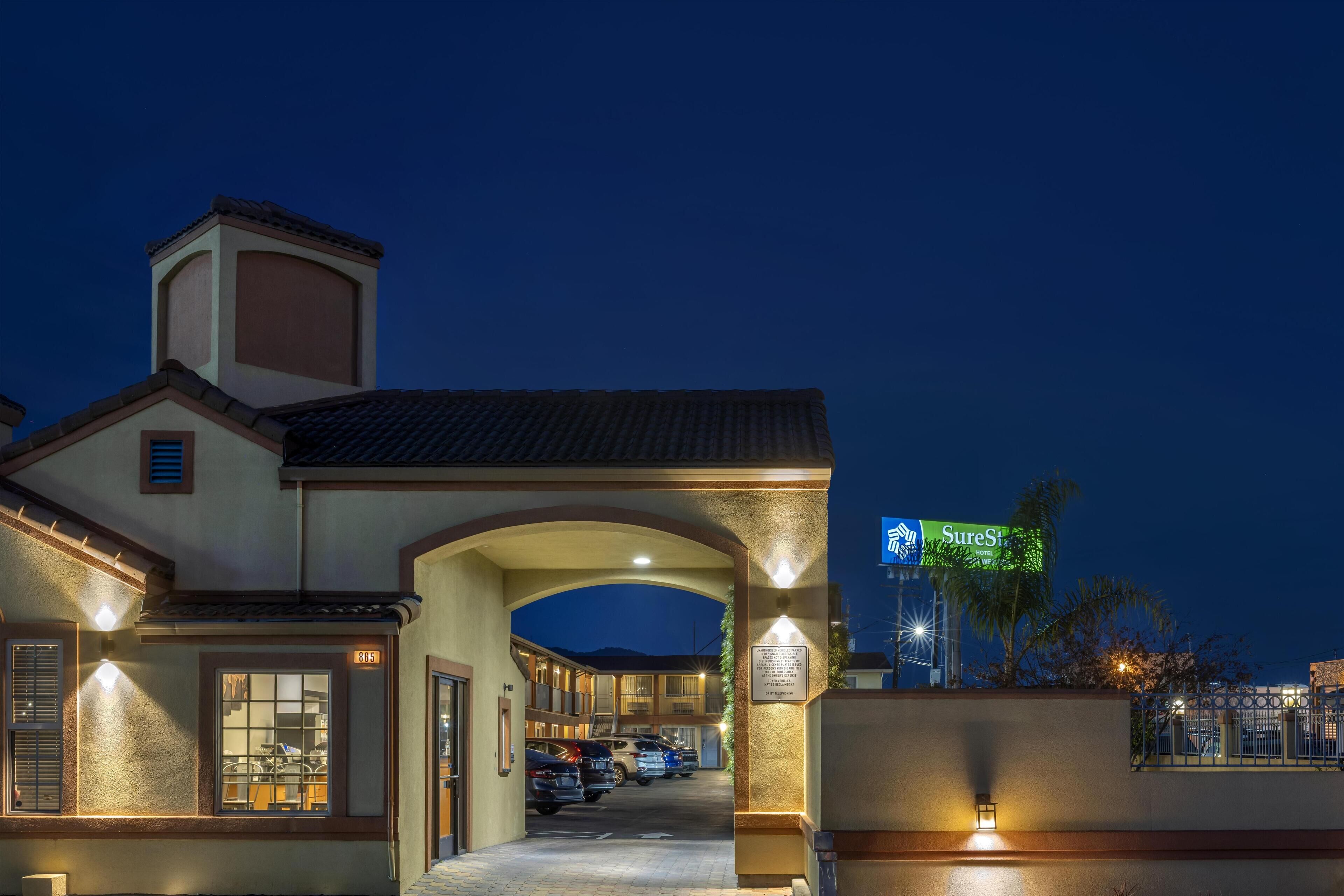 المنشأة من الخارج