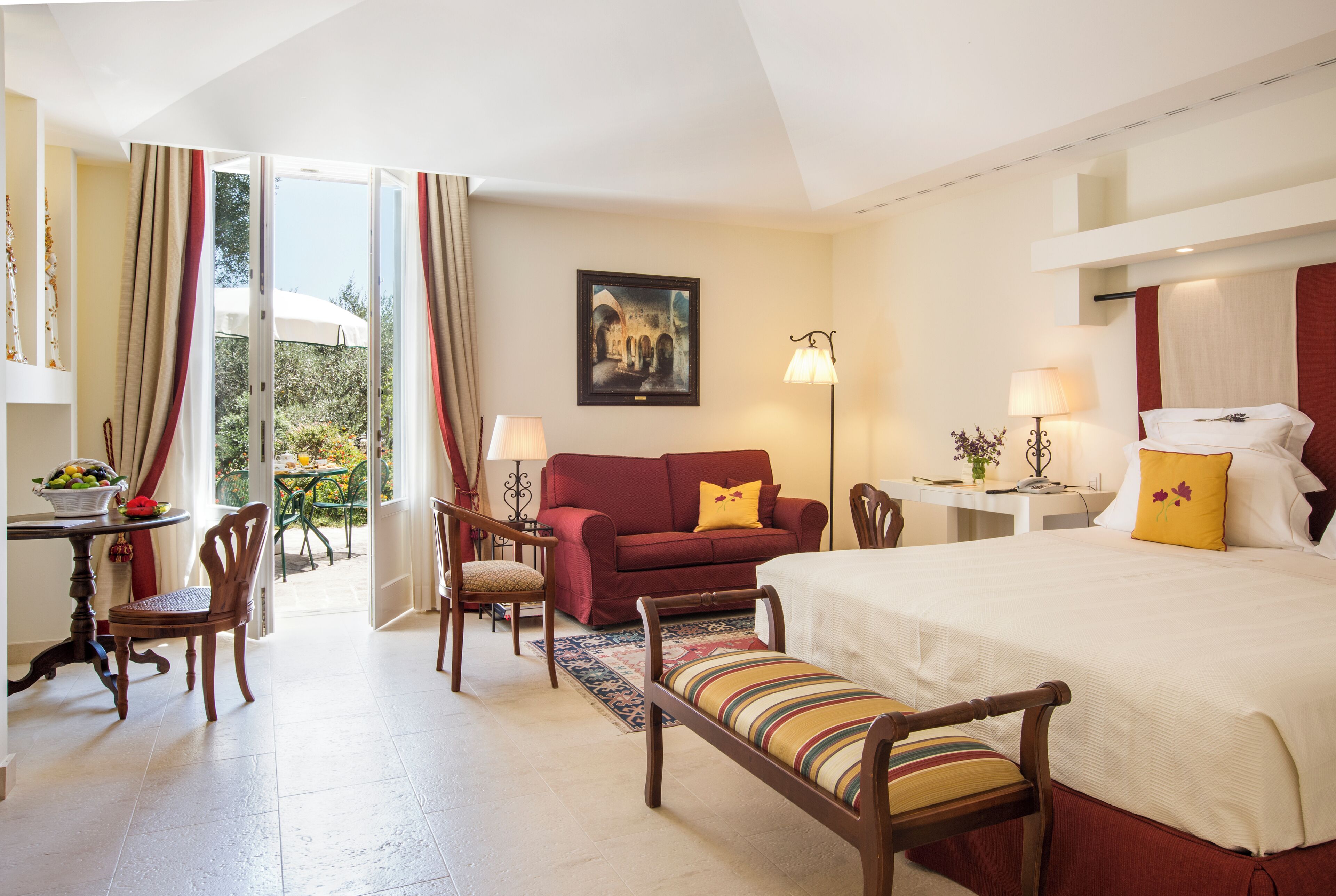 Suite Junior (Garden) | Biancheria da letto di alta qualità, minibar, una cassaforte in camera