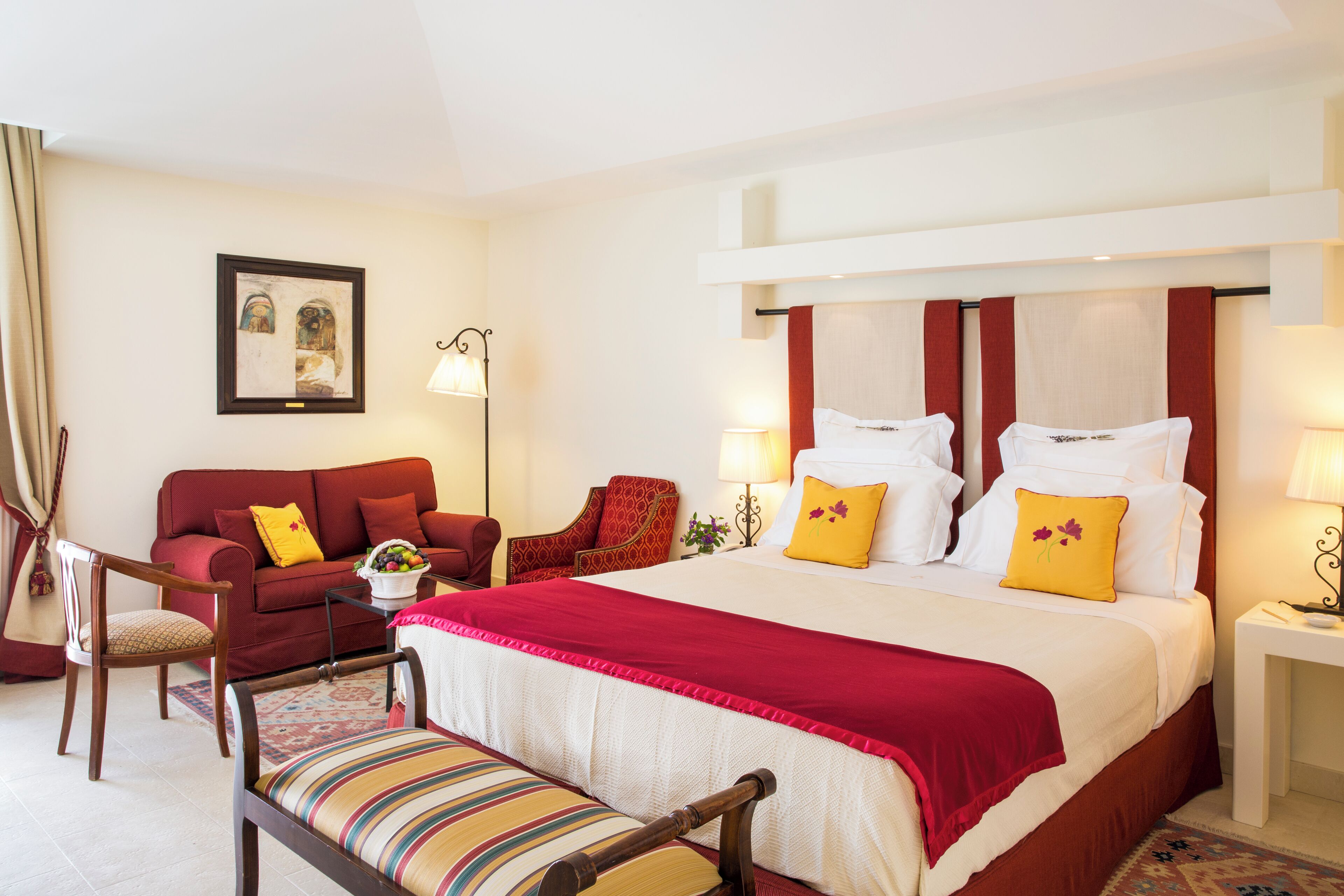 Suite – junior (Giardino) | Sengetøy av topp kvalitet, minibar, safe på rommet og skrivebord