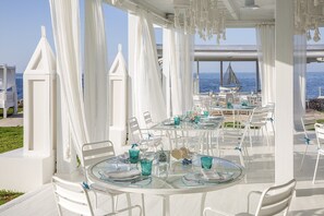 3 restaurants, Regional cuisine