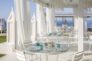 3 restaurants, Regional cuisine