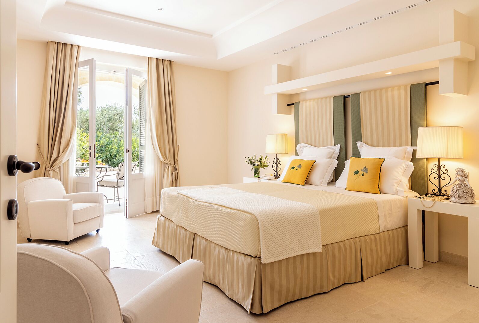 Premium bedding, minibar, in-room safe, desk