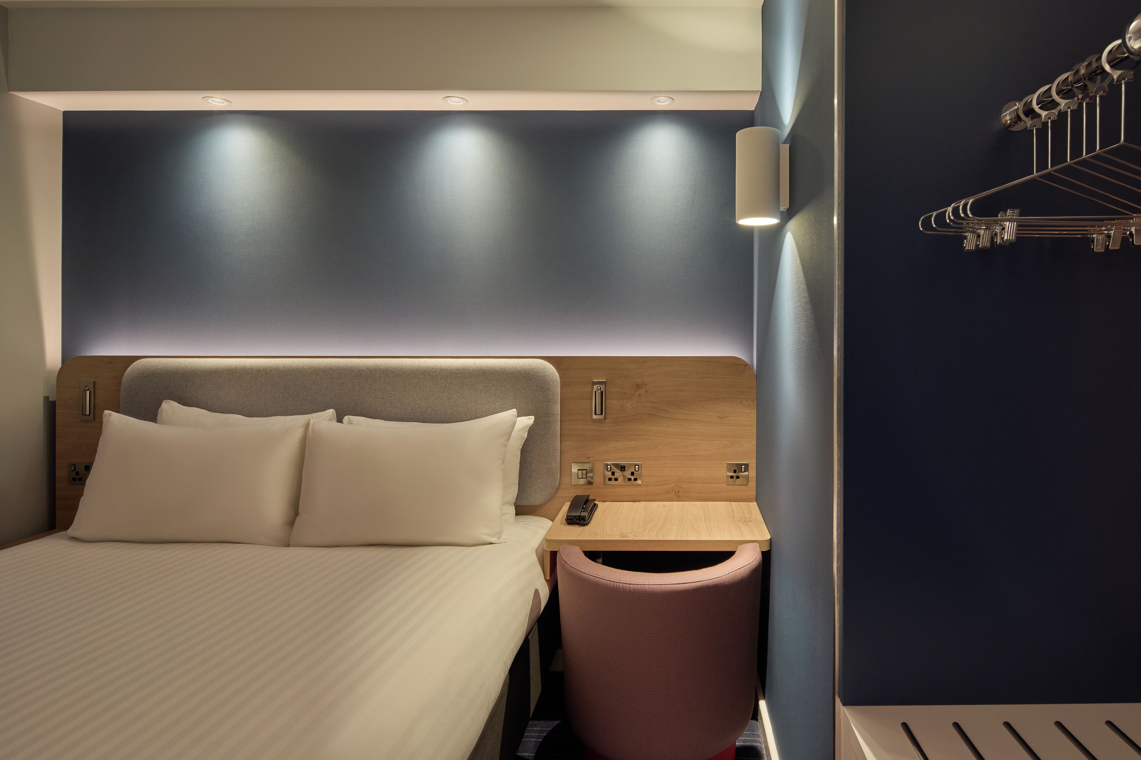 standard room (with free hot breakfast) | 1 bedroom, desk, soundproofing, iron/ironing board