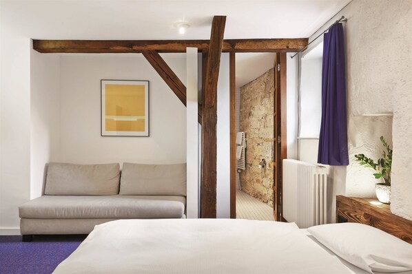 Hypo-allergenic bedding, down duvets, in-room safe, desk - Sorell Hotel Rüden (Schaffhausen)