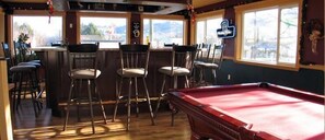 Bar (on property) - Travelodge by Wyndham Merritt (Merritt)