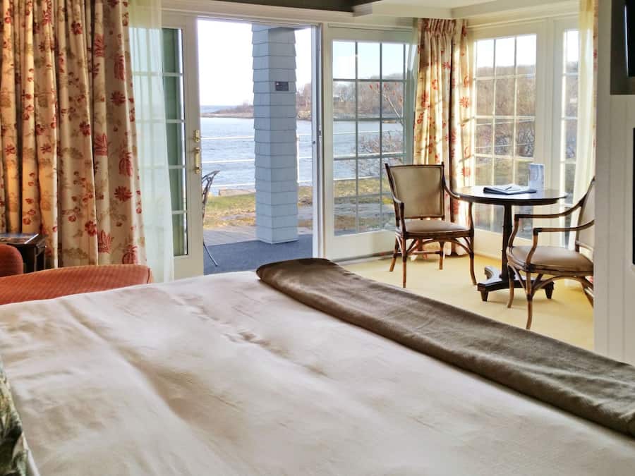 Oceanfront Corner King (Oceanview, Upper or Ground Floor) | Living area | 42-inch TV with cable channels, streaming services