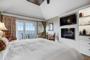 客房, 1 張特大雙人床, 露台, 海景 | 羽絨被、特厚豪華床墊、房內夾萬、獨特設計