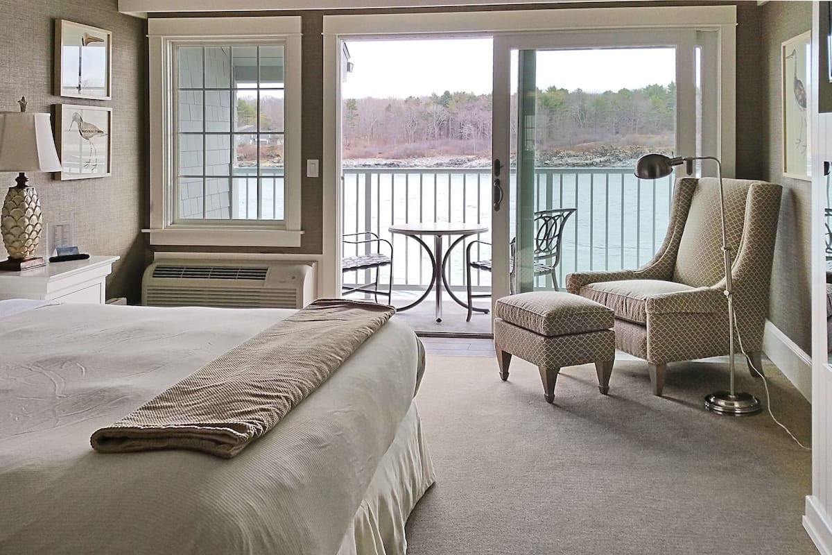 Harborview King (Riverview, Balcony) | View from room