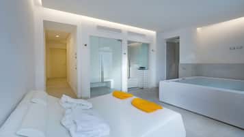 Couples treatment room(s), sauna, hot tub, steam room, massages