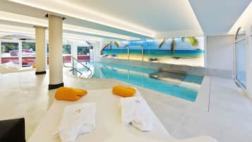 Behandelingskamers voor koppels, een sauna, een bubbelbad, een stoombad