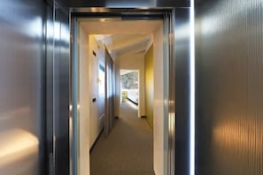 Suite Oro | 1 phòng ngủ, minibar, két bảo mật tại phòng, bàn