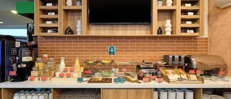 Colazione a buffet a pagamento, servita tutte le mattine