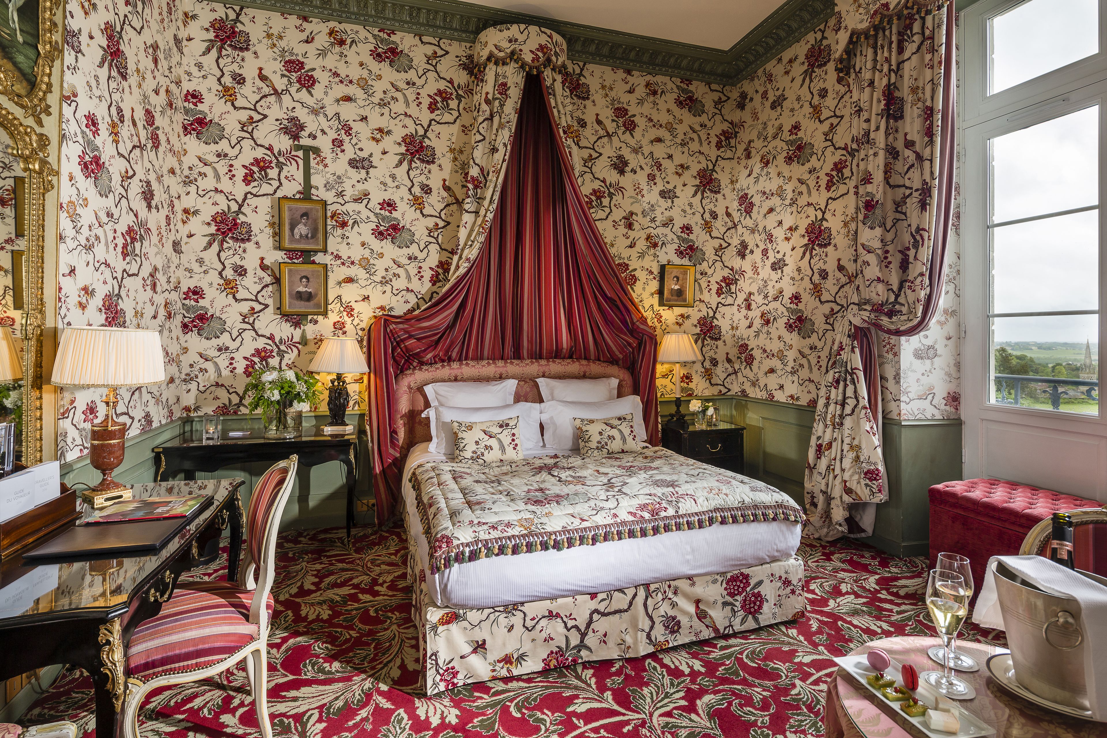 Deluxe-Doppelzimmer | Minibar, Zimmersafe, individuell dekoriert, individuell eingerichtet