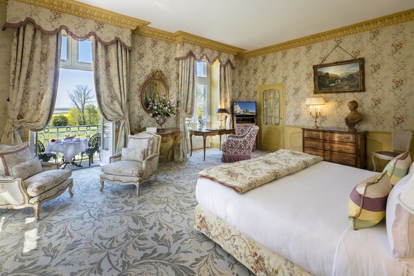 Suite Chateau | Minibar, Zimmersafe, individuell dekoriert, individuell eingerichtet