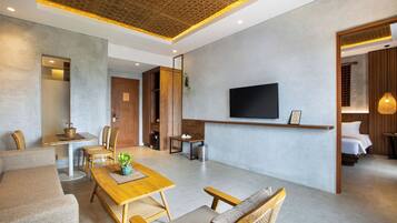 SUITE | Living area | 43-inch LED TV with cable channels