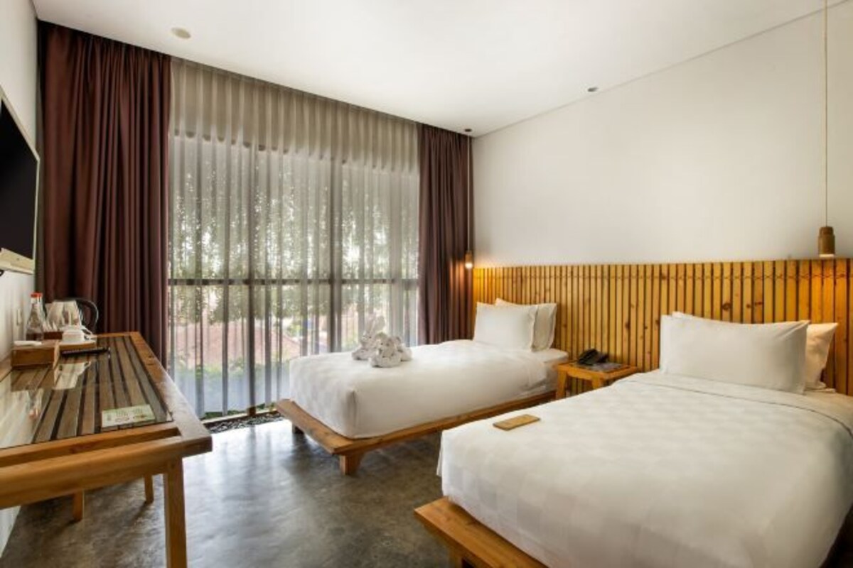Superior Art Design Twin Room