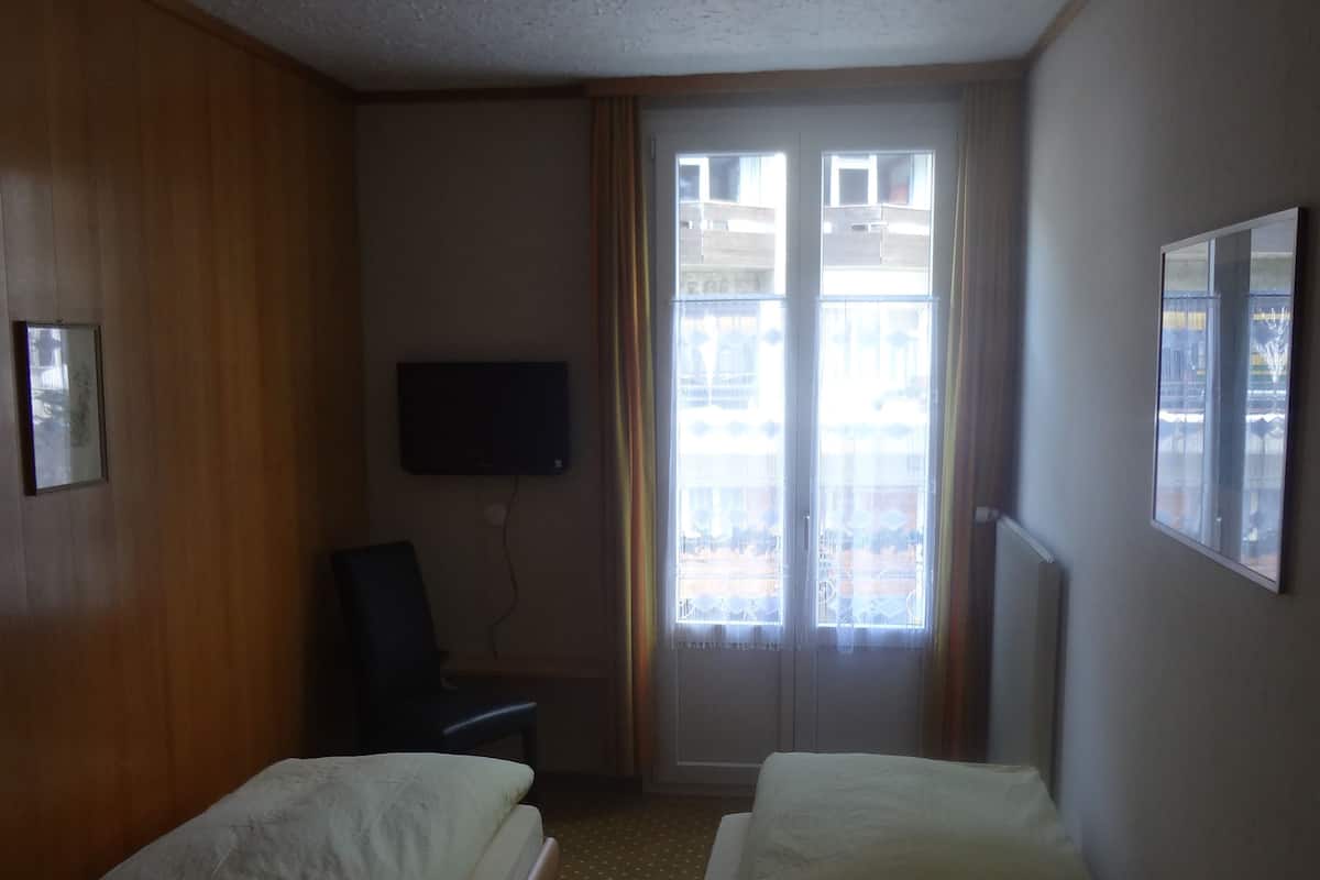 Basic Twin Room | Street view
