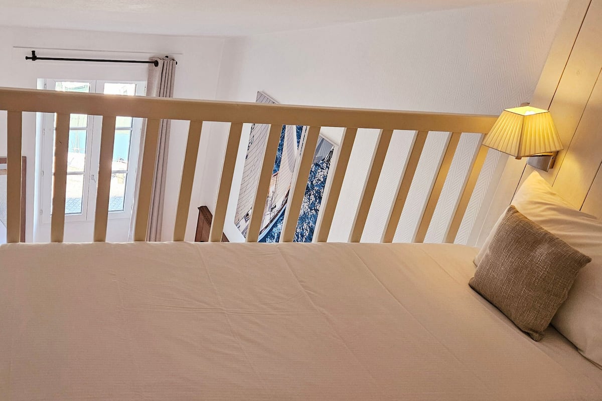 Suite, uitzicht op haven, op tussenverdieping | 2 slaapkamers, een bureau, verduisterende gordijnen, geluiddichte muren