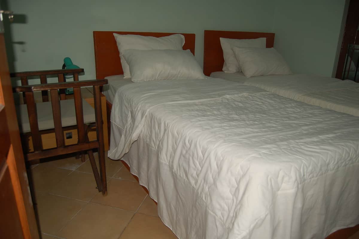 1 habitación, ropa de cama de alta calidad y escritorio
