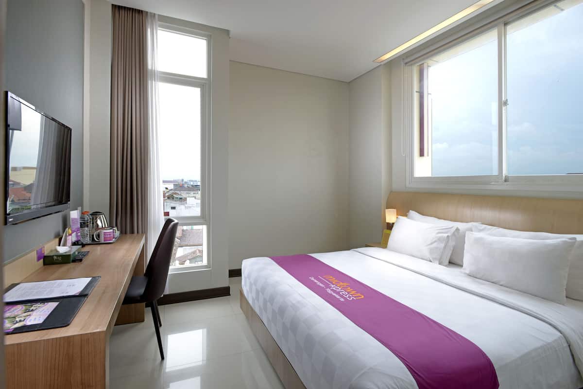 Premium bedding, free WiFi