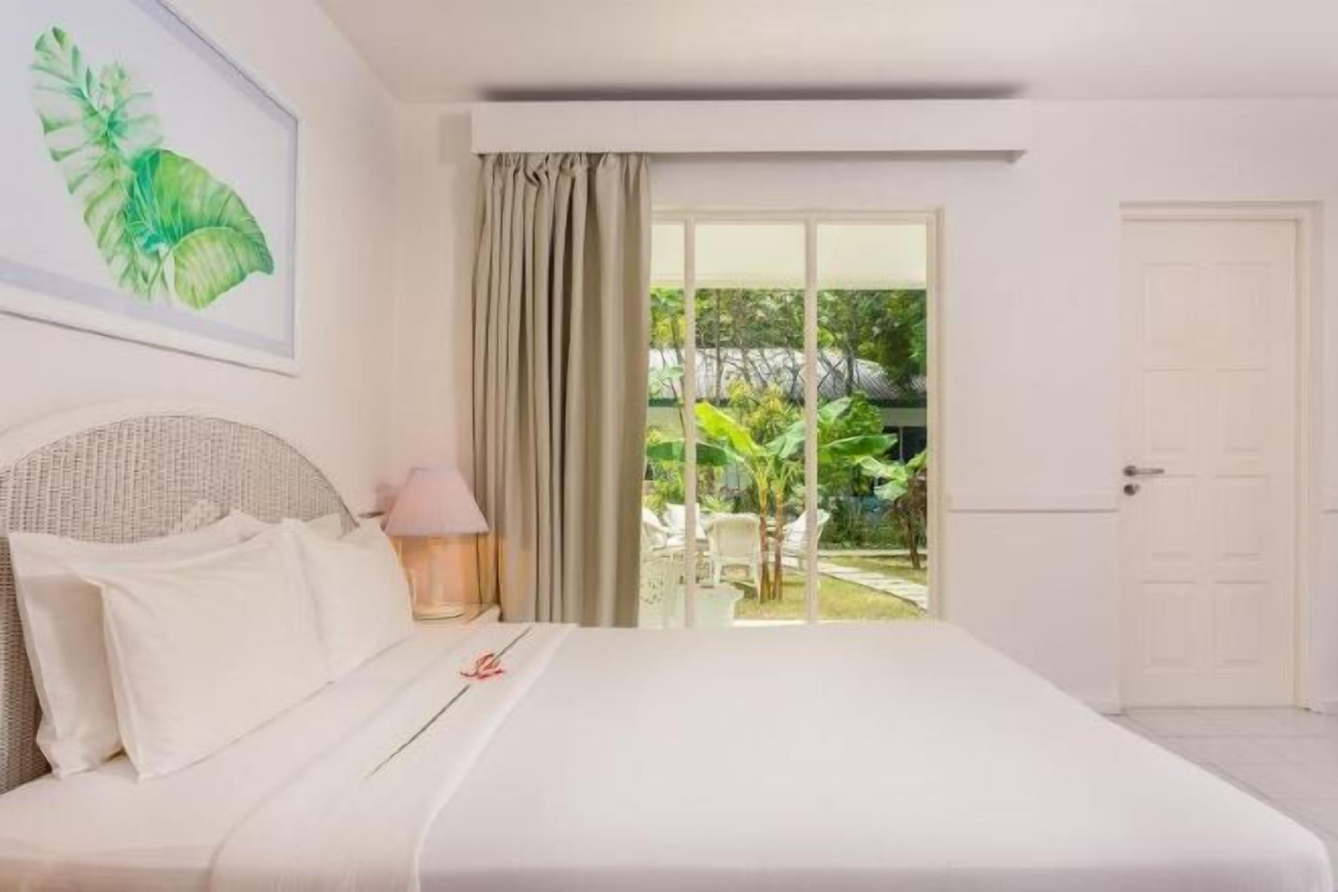 迷你吧、客房內保險箱、書桌、熨斗/熨衣板