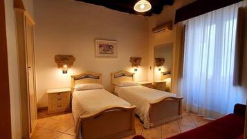 Een bureau, gratis wifi