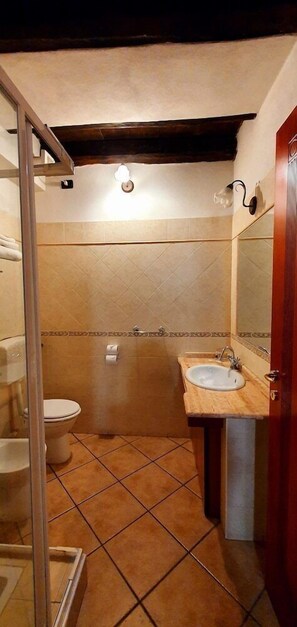 Shower, hair dryer, towels - Cagliari Domus (Cagliari)