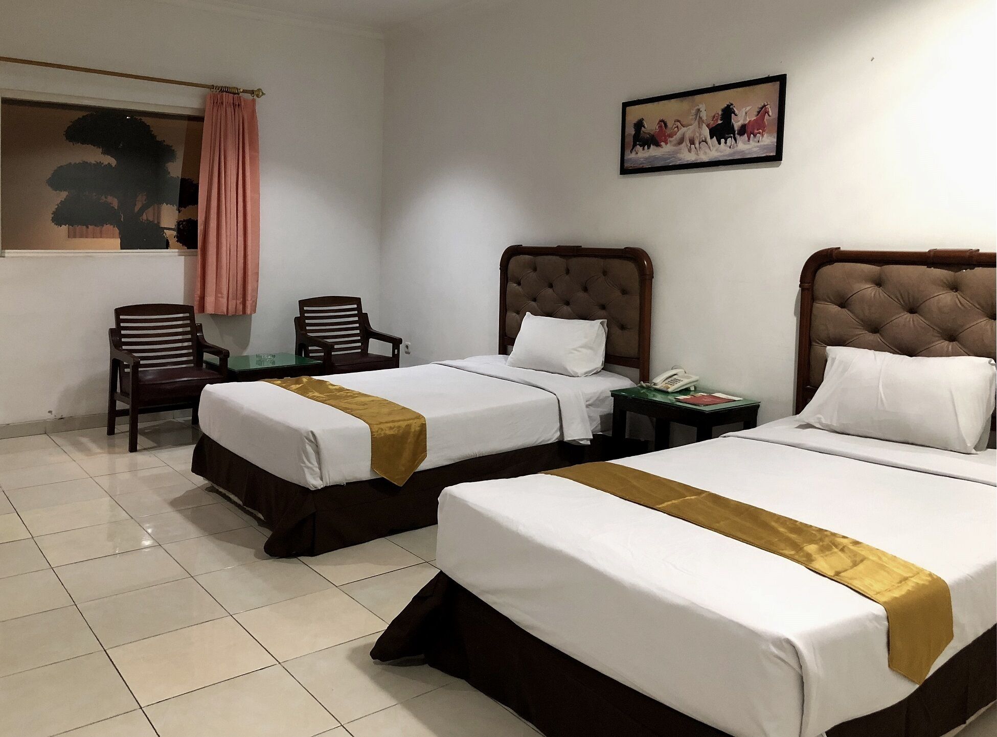 standard room | desk, blackout curtains, free wifi, bed sheets